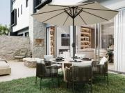 Casa em Condomínio, 03 Suítes sendo uma master, closet,...