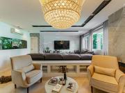 Casa em Condomínio, 04 Suítes, 05 Vagas, Piscina...