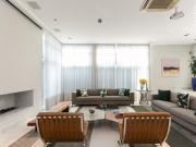 Casa em Condomínio, 05 Quartos, 04 Vagas, Churrasqueira...