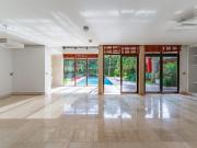 Casa em Condomínio, 05 Suítes, 06 Vagas, Piscina, Santa...