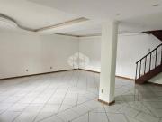 Casa em Condomínio 2 suítes 3 vagas com piscina na Zona...