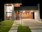 Casa em Condomínio, 3 dormitórios, 216 m², em Sans Souci