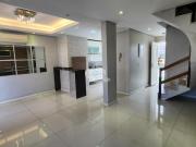 Casa em condominio 3 dormitorios, sótão, pátio e 2 vagas...