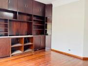 Casa em Condominio 4 dorm. 2 suites e piscina