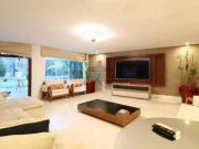 Casa em Condomínio 4 Dormitórios 759m²