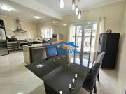 Casa em condomínio 560m² com 4 suítes na Granja Viana