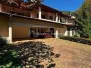 Casa em Condomínio à venda, 04 suítes, salas integradas,...