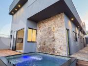 Casa em Condomínio à venda, 3 quartos, 1 suíte, 4 vagas,...
