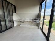 Casa em Condomínio à venda, 3 quartos, 2 suítes, 4...