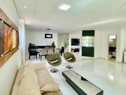Casa em Condomínio à venda, 4 quartos, 4 suítes, 2...