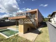 Casa em condomínio à venda, 4 quartos, 4 suítes, 4...