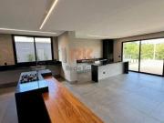 Casa em condomínio à venda, 4 quartos, 4 suítes, 6...