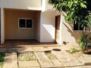 Casa em Condomínio a Venda