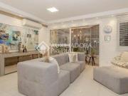 Casa em Condomínio à venda com 3 dormitórios, 220m² e 2...