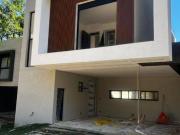 Casa em Condomínio à venda com 3 suítes Santa Felicidade