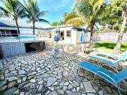 Casa em condomínio à venda com 5 suítes no Massaguaçu em...