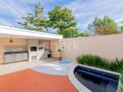 Casa em condomínio à venda em Santana de Parnaíba SP