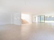 Casa em Condomínio á Venda na Chácara Santo Antônio com...