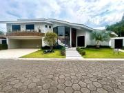 Casa em condomínio à venda na Praia de Pernambuco Guarujá