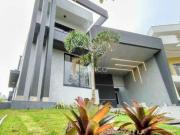 Casa em condomínio à venda no Condomínio Canterville em...