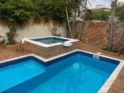 Casa em Condomínio com 04 dormitórios