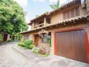 Casa em Condomínio com 2 dormitórios, 201m2 no bairro...