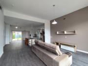 Casa em Condomínio com 2 quartos, 1 vaga e 137m² para...