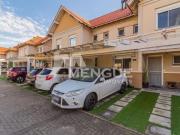 Casa em condomínio com 3 dormitórios e 2 vagas de...