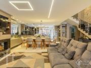 Casa em Condomínio com 4 dormitórios em Porto Alegre