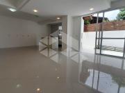 Casa em Condomínio com 3 quartos, 2 vagas e 237m² para...