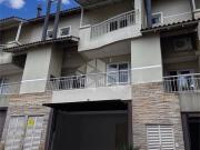 Casa em Condomínio com 3 quartos, 2 vagas e 245m² para...