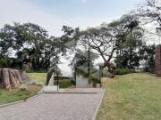 Casa em Condomínio com 3 quartos, 4 vagas e 330m² para...