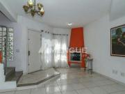 Casa em Condomínio com 3 quartos e 210m² à venda em...