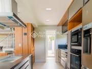 Casa em Condomínio com 3 quartos e 335m² para alugar em...