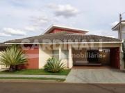 Casa em condomínio com 3 suítes em São Carlos