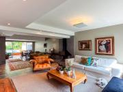 Casa em Condomínio com 3 Suítes, Espaço Gourmet e...