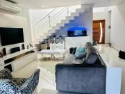 Chacara de Alto Padrão a venda em Valinhos, com 405m, 3...