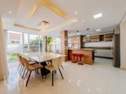Casa em Condomínio com 4 dormitórios em Porto Alegre