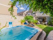 Casa em Condomínio com 4 dormitórios em Porto Alegre