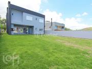 Casa em Condomínio com 4 dormitórios em Porto Alegre