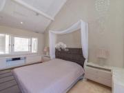 Casa em Condomínio com 4 quartos_ 3 vagas e 259m2 para...