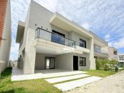 Casa em condomínio com 4 quartos à venda, 258 m² por R$...