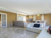 Casa em condomínio com 4 quartos e 4 vagas j8