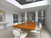 Casa Em Condomínio Com 4 Quartos J8