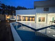 Casa em Condomínio com 5 suítes Goiania