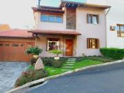 Casa em condomínio com excelente infra, 4D, 3 vagas e...