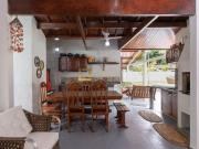 CASA EM CONDOMINIO COM PISCINA