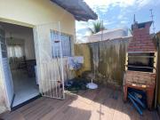 Casa em condomínio com piscina e 2 quartos em Itanhaém
