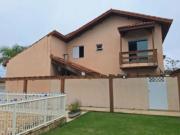 Casa em condomínio com piscina e 2 quartos em Peruíbe