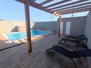 Casa em condomínio com piscina em Itanhaém